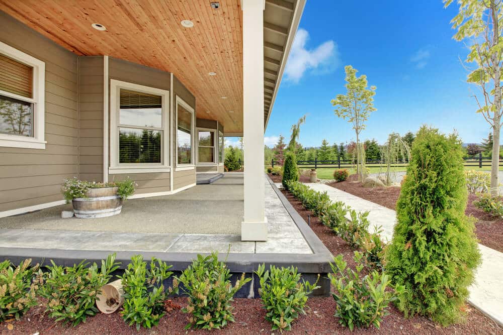 How Much Does It Cost to Enclose a Porch in New Orleans? (2025 Guide)