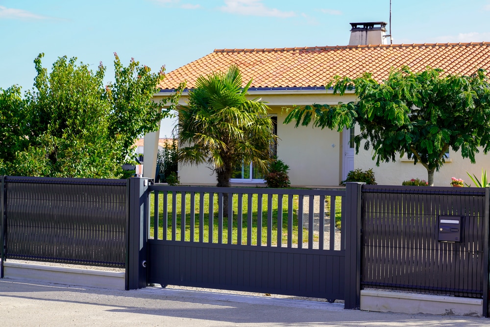 A Comprehensive Guide: How to Choose the Right Gate for Your Home