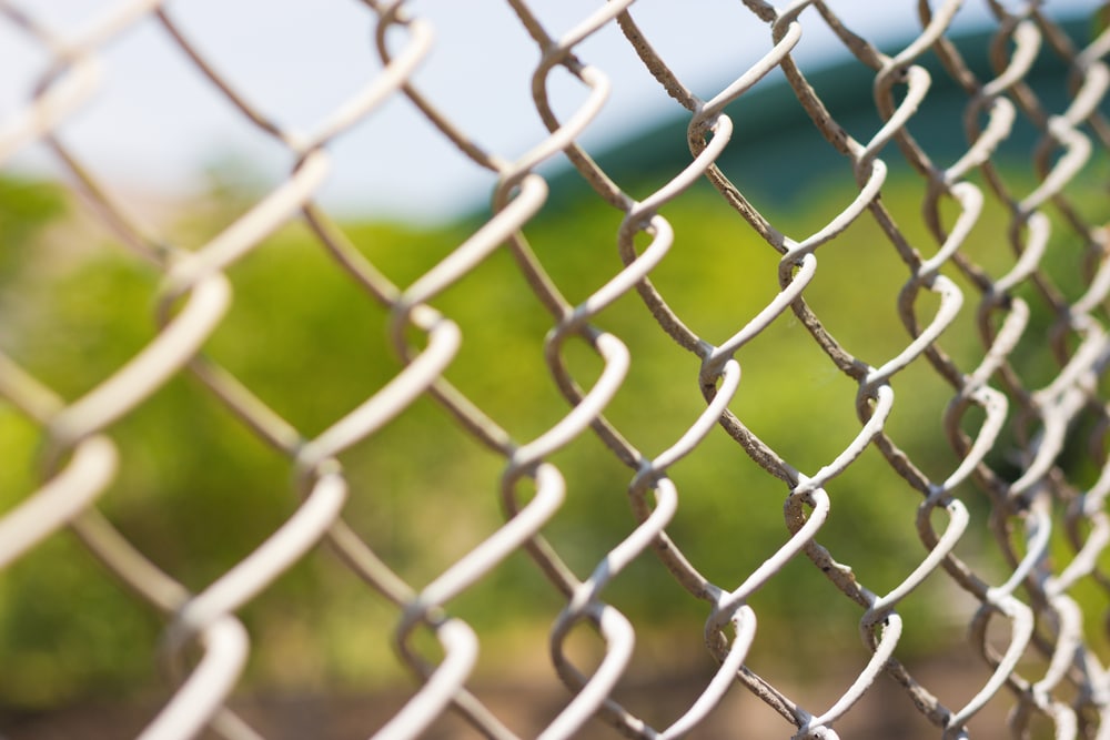A Comprehensive Analysis About Pros and Cons of Chain Link Fencing